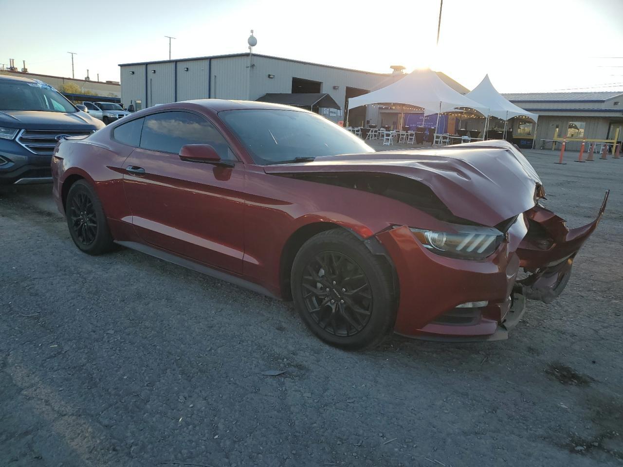 2015 Ford Mustang - zdjęcie 4