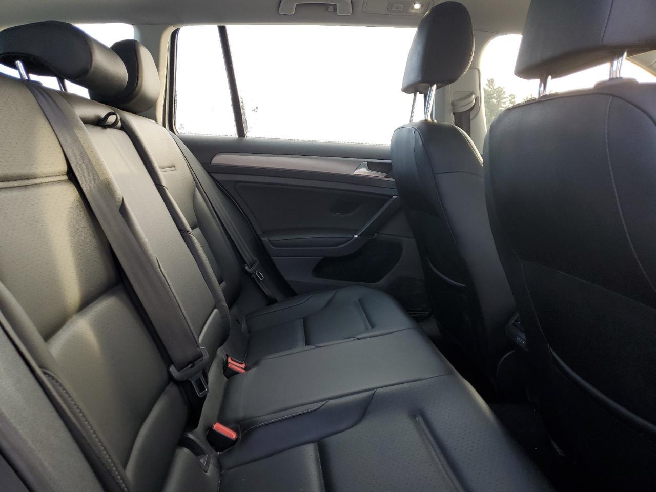 2017 Volkswagen Golf Sportsvan - zdjęcie 11