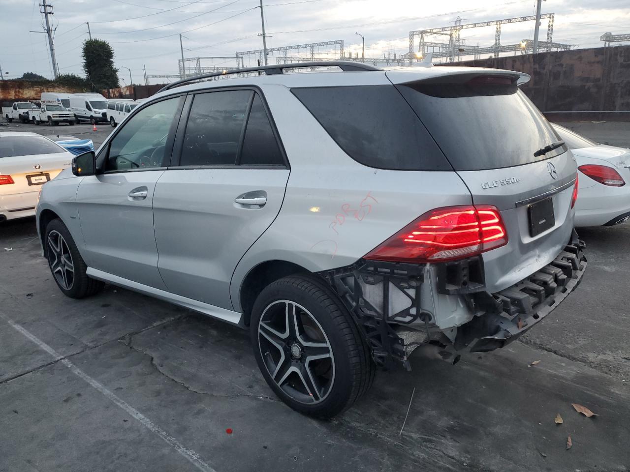 2016 Mercedes-Benz GLE - zdjęcie 2