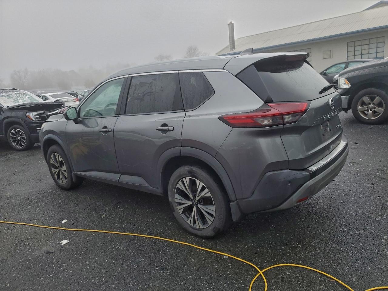 2021 Nissan Rogue - zdjęcie 2