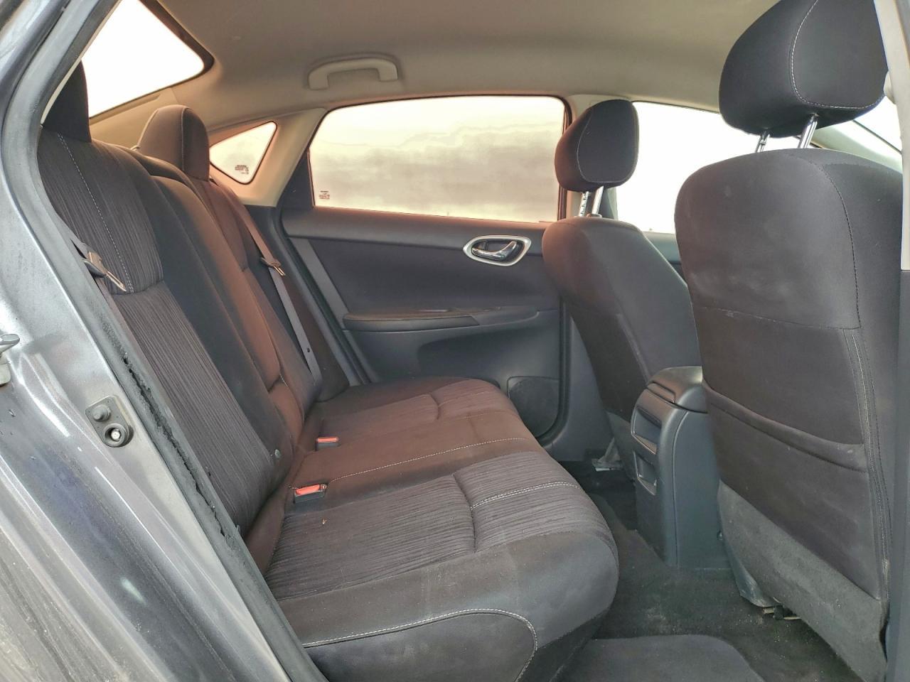 2017 Nissan Sentra S - zdjęcie 10