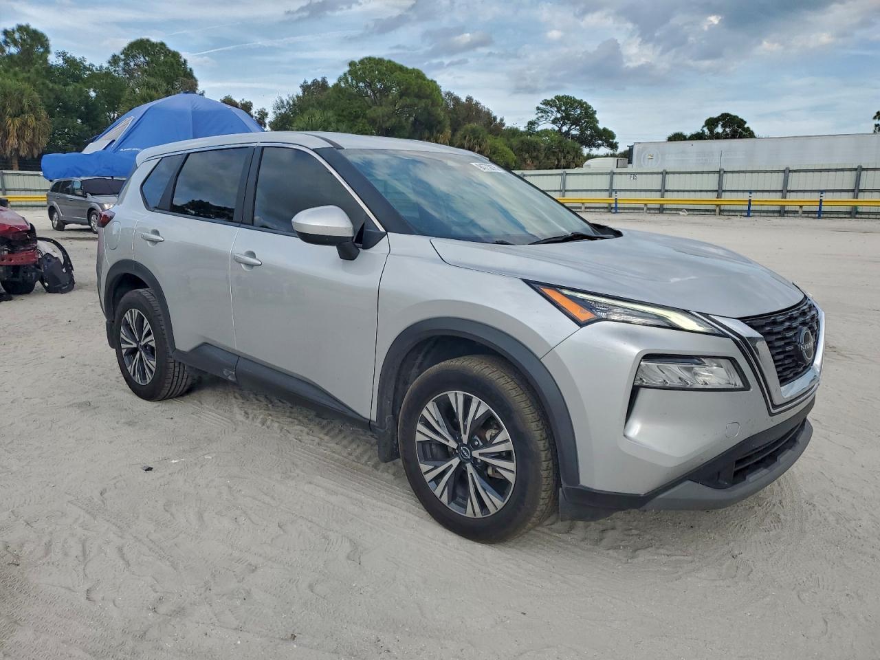 2023 Nissan Rogue Sv - zdjęcie 4
