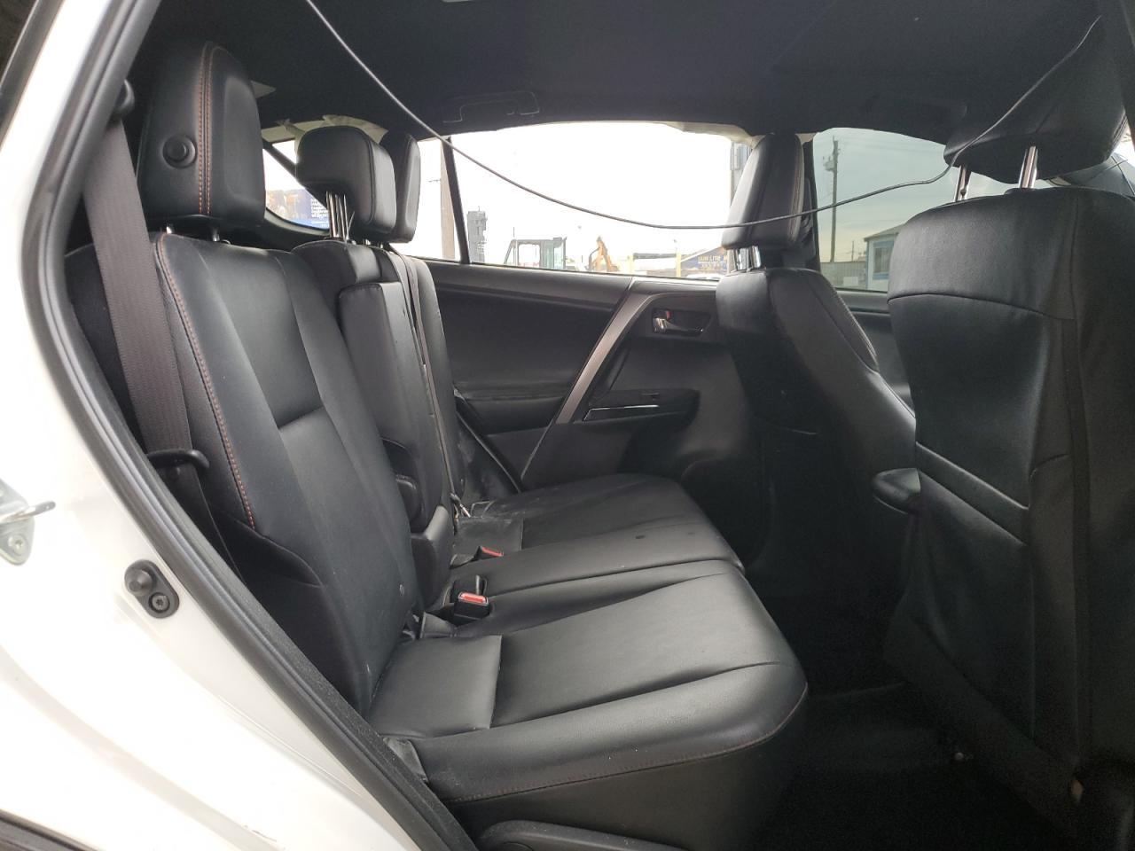 2018 Toyota RAV 4 - zdjęcie 11