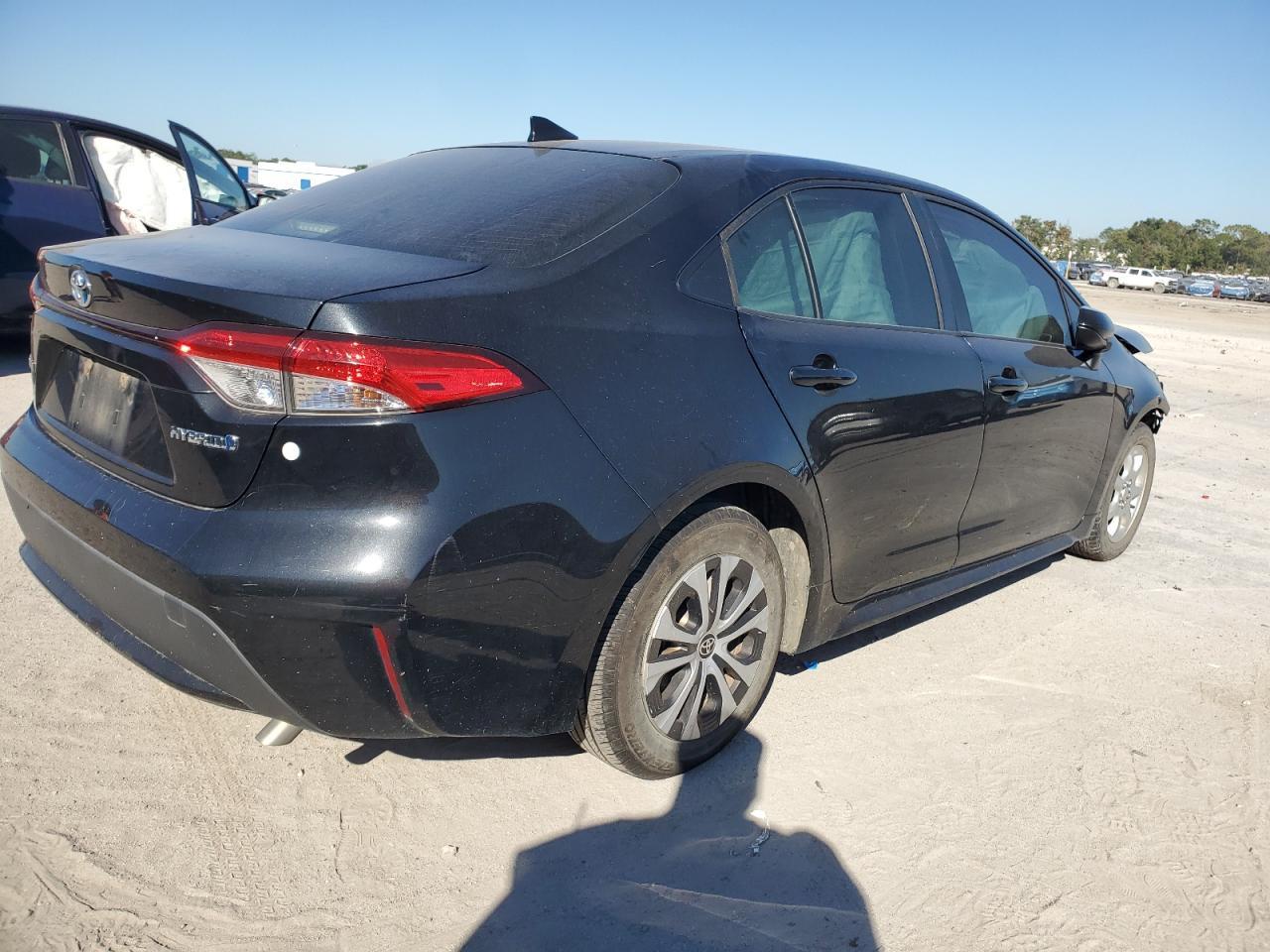 2022 Toyota Corolla Le - zdjęcie 3