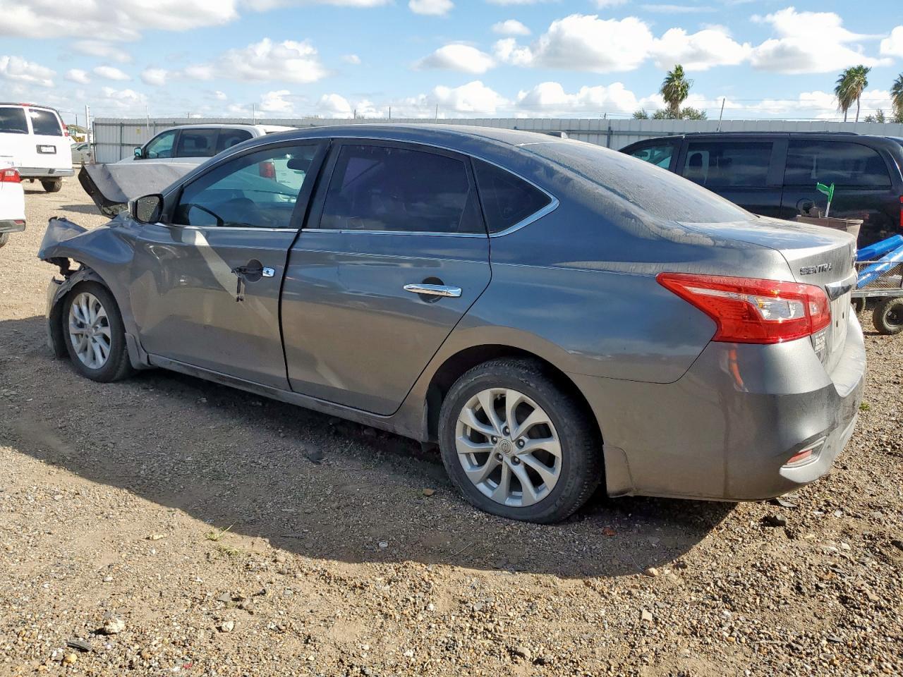 2017 Nissan Sentra - zdjęcie 2