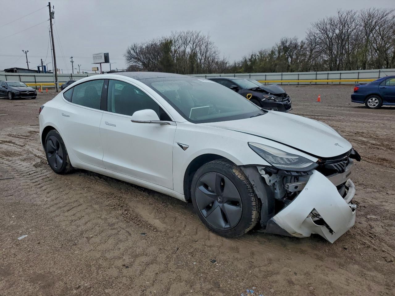 2019 Tesla Model 3 - zdjęcie 4