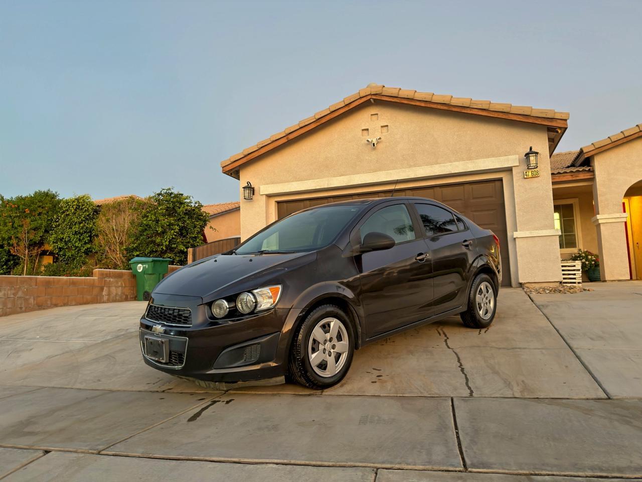 2014 Chevrolet Sonic - zdjęcie 2