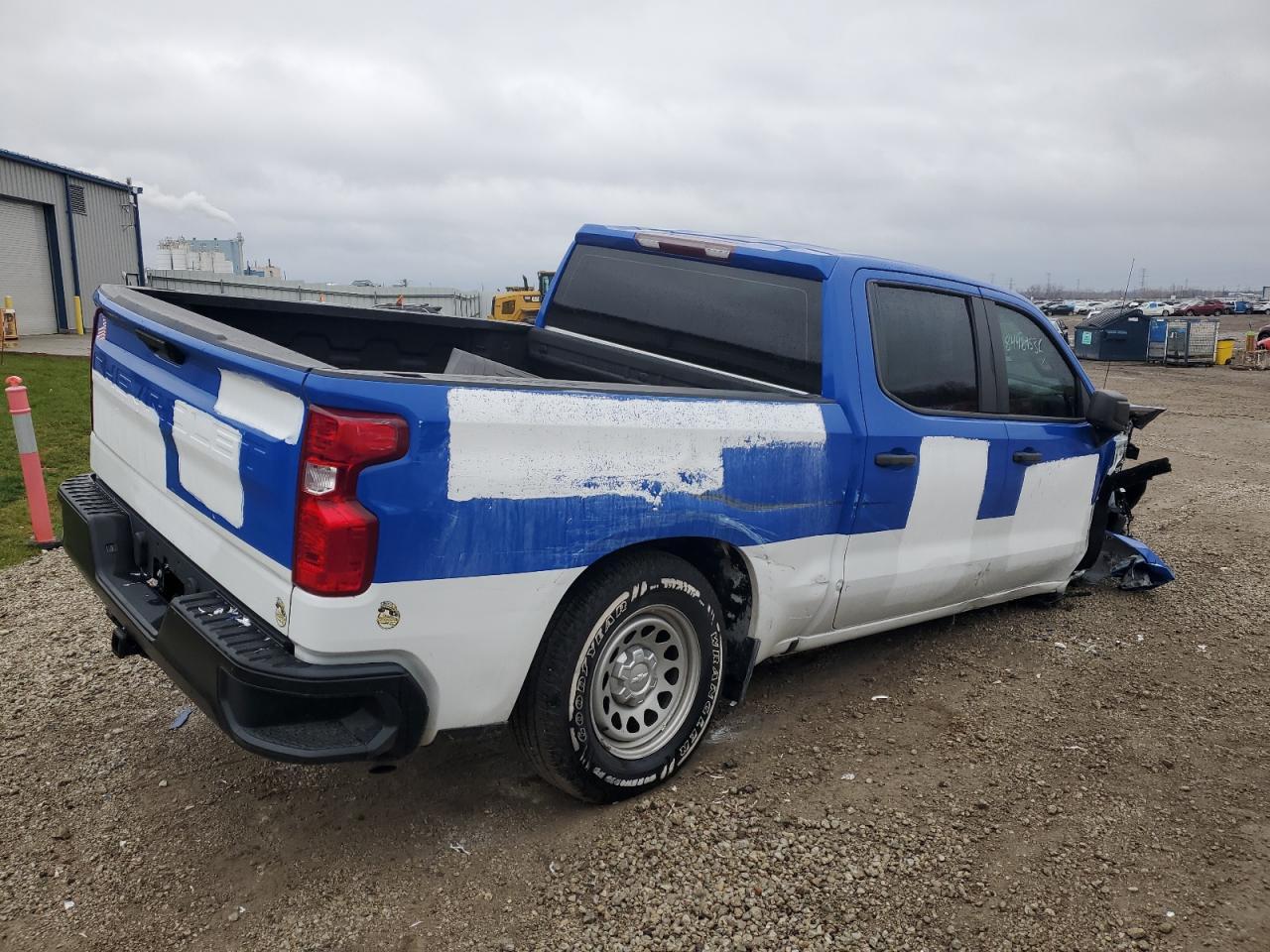 2021 Chevrolet Silverado - zdjęcie 3