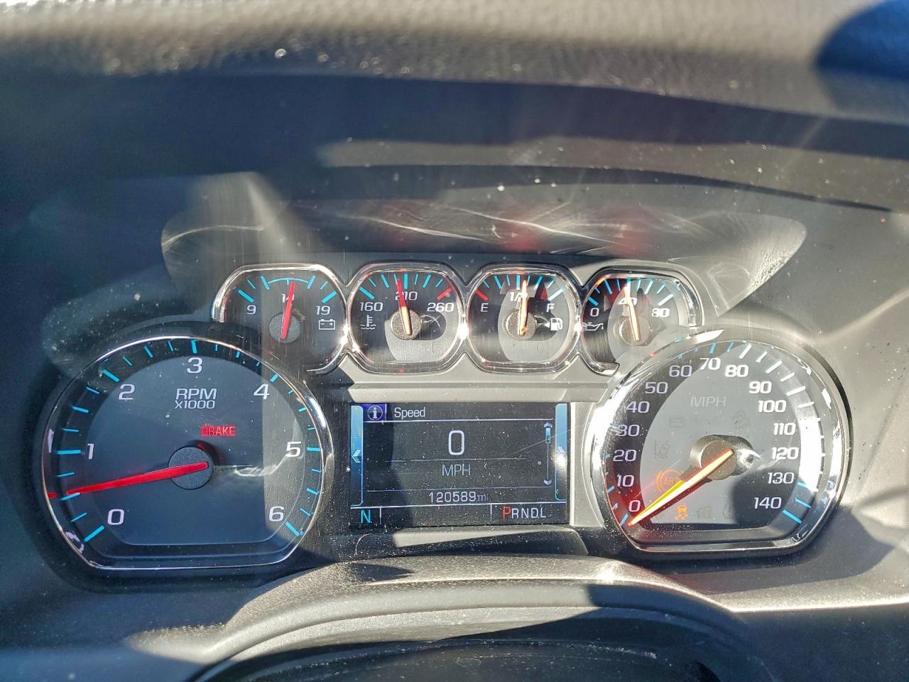 2018 Chevrolet Suburban - zdjęcie 9