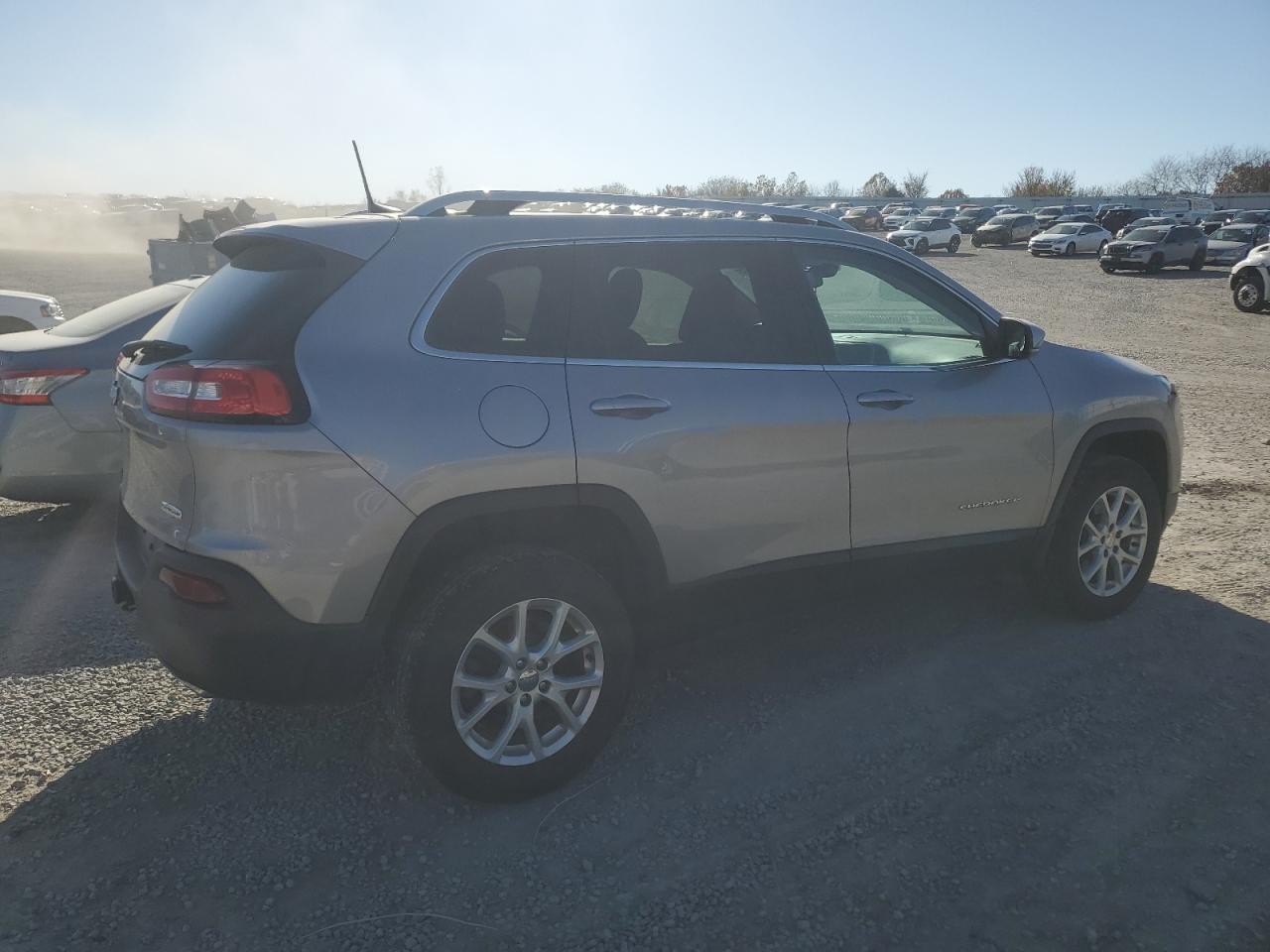 2017 Jeep Cherokee - zdjęcie 3