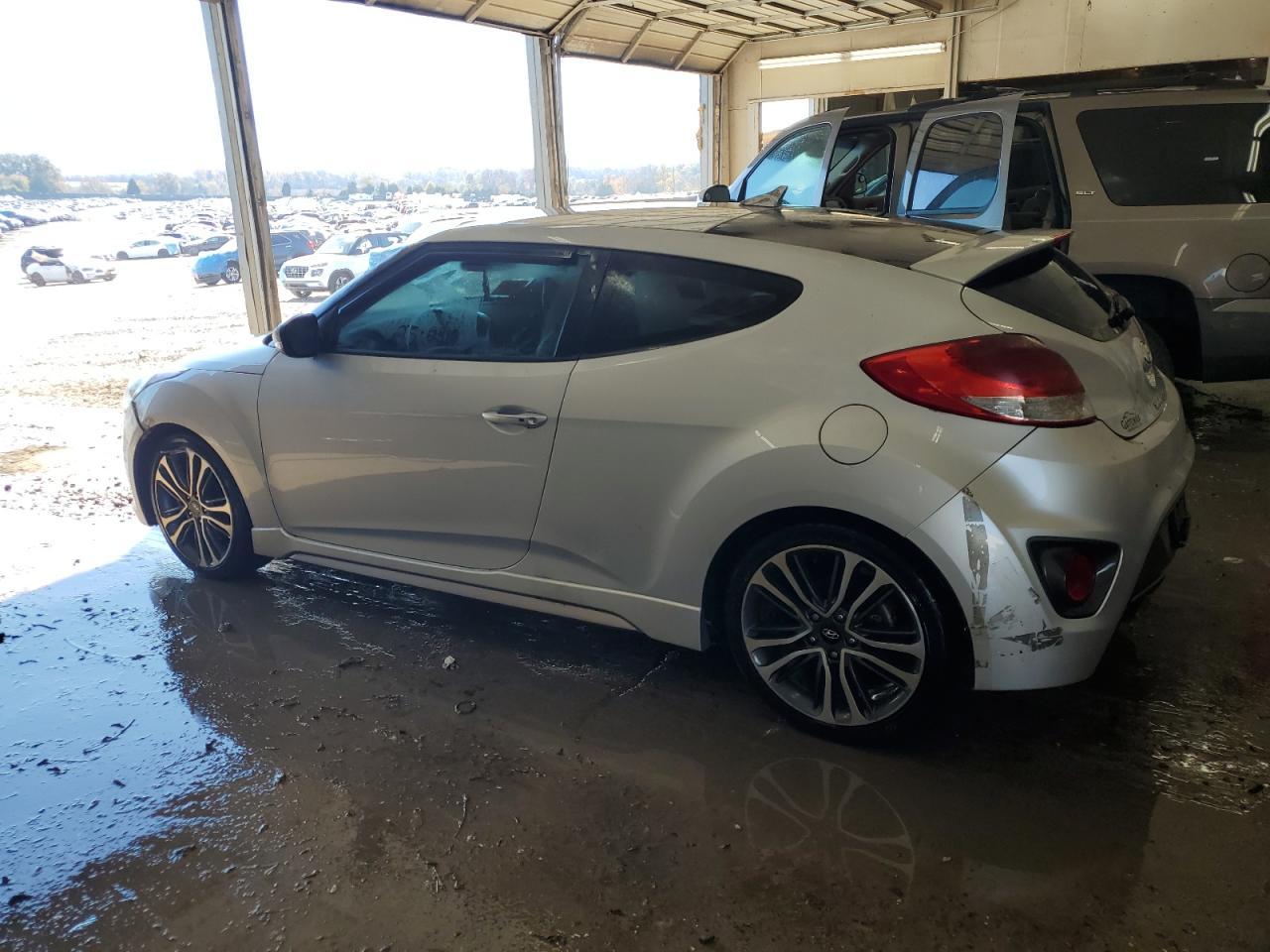 2016 Hyundai Veloster Turbo - zdjęcie 2