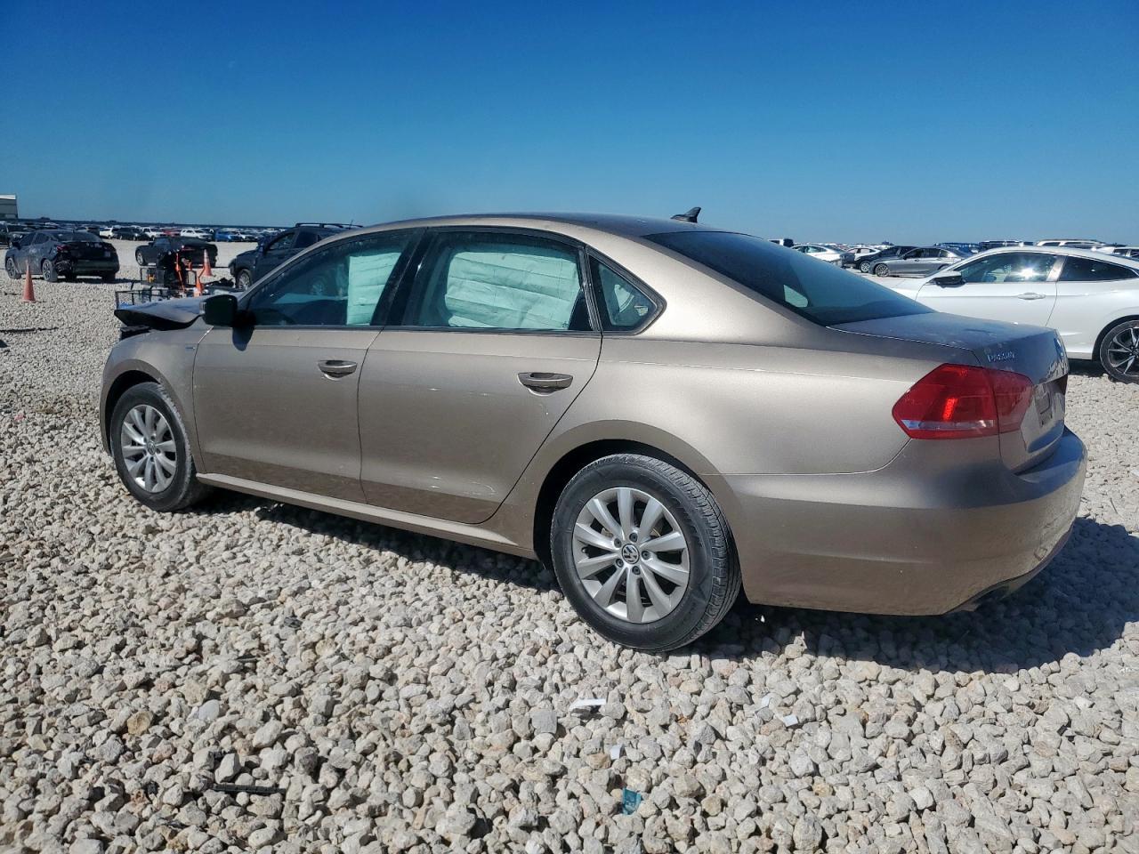 2015 Volkswagen Passat - zdjęcie 2