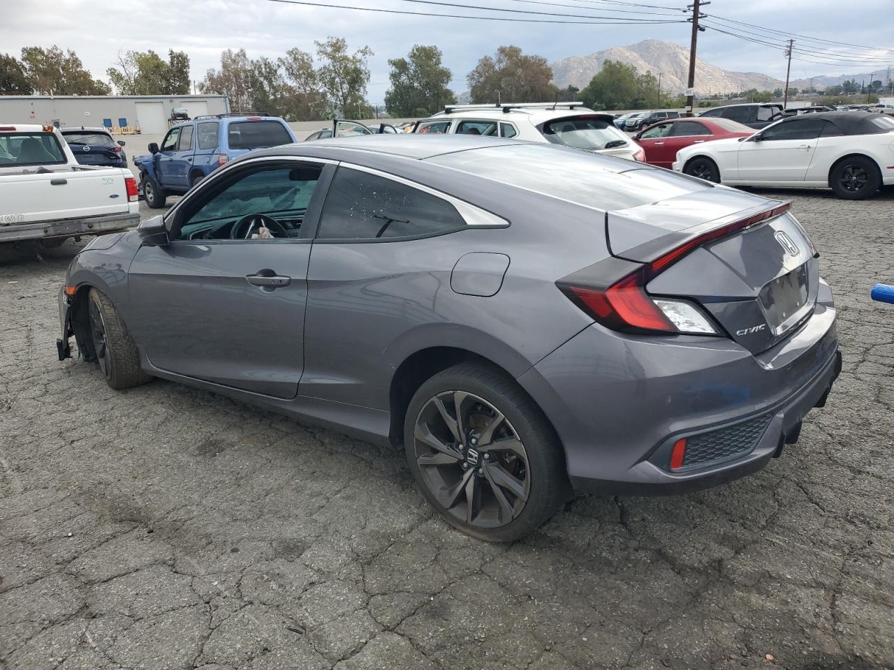 2019 Honda Civic Sport - zdjęcie 2