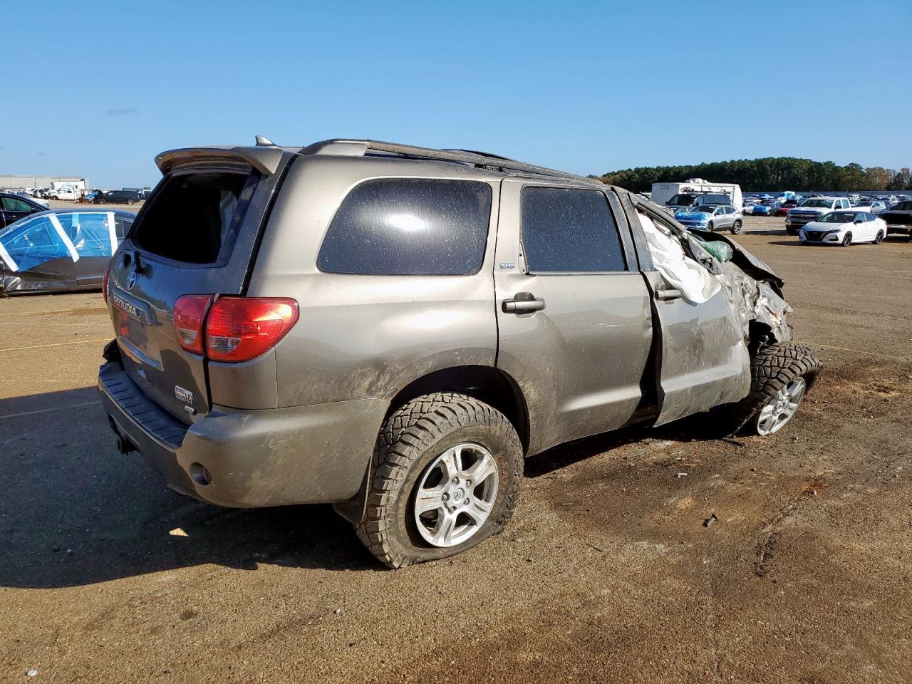 2016 Toyota Sequoia Sr5 - zdjęcie 3