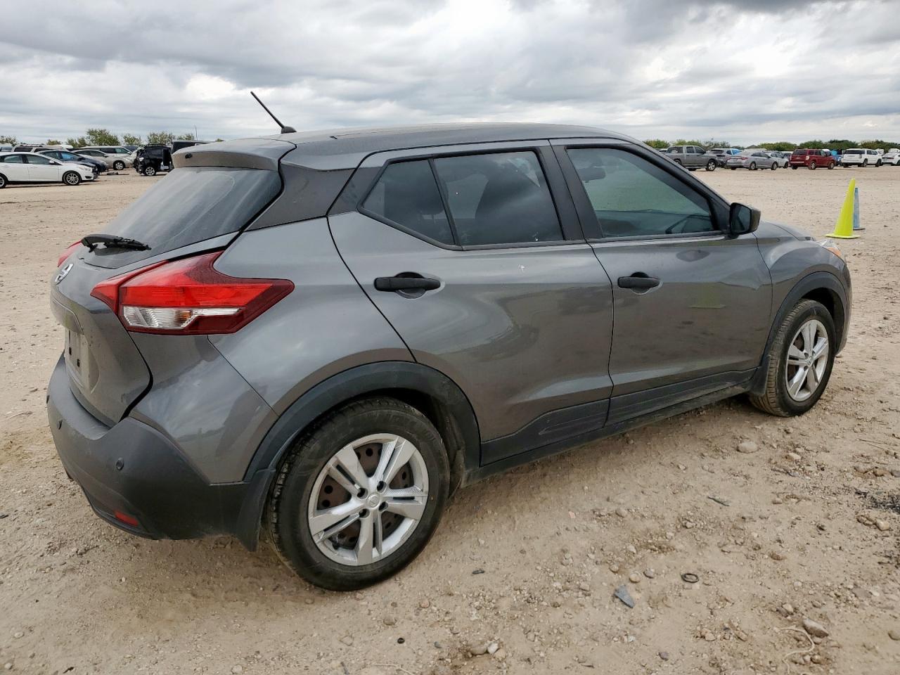 2020 Nissan Kicks - zdjęcie 3