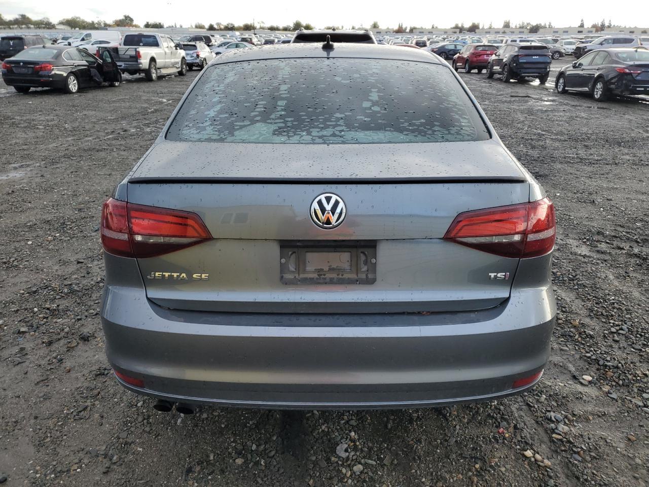 2017 Volkswagen Jetta - zdjęcie 6