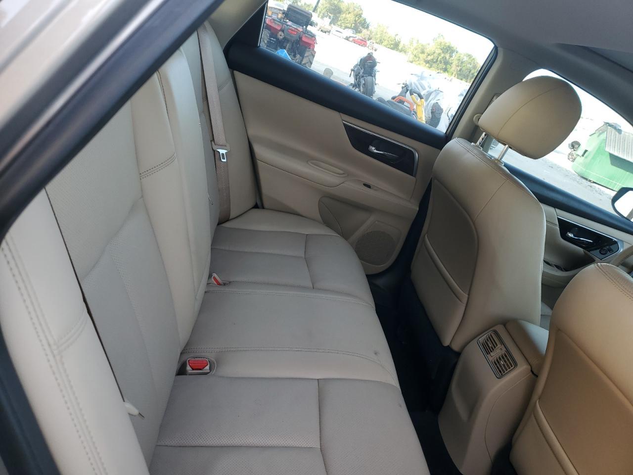 2015 Nissan Altima - zdjęcie 10