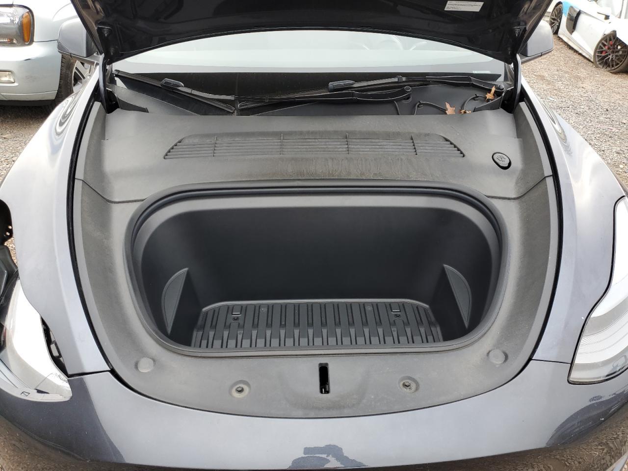 2024 Tesla Model Y - zdjęcie 12