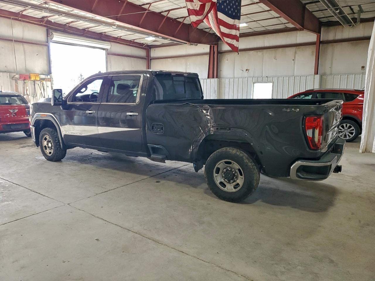 2020 GMC Sierra - zdjęcie 2