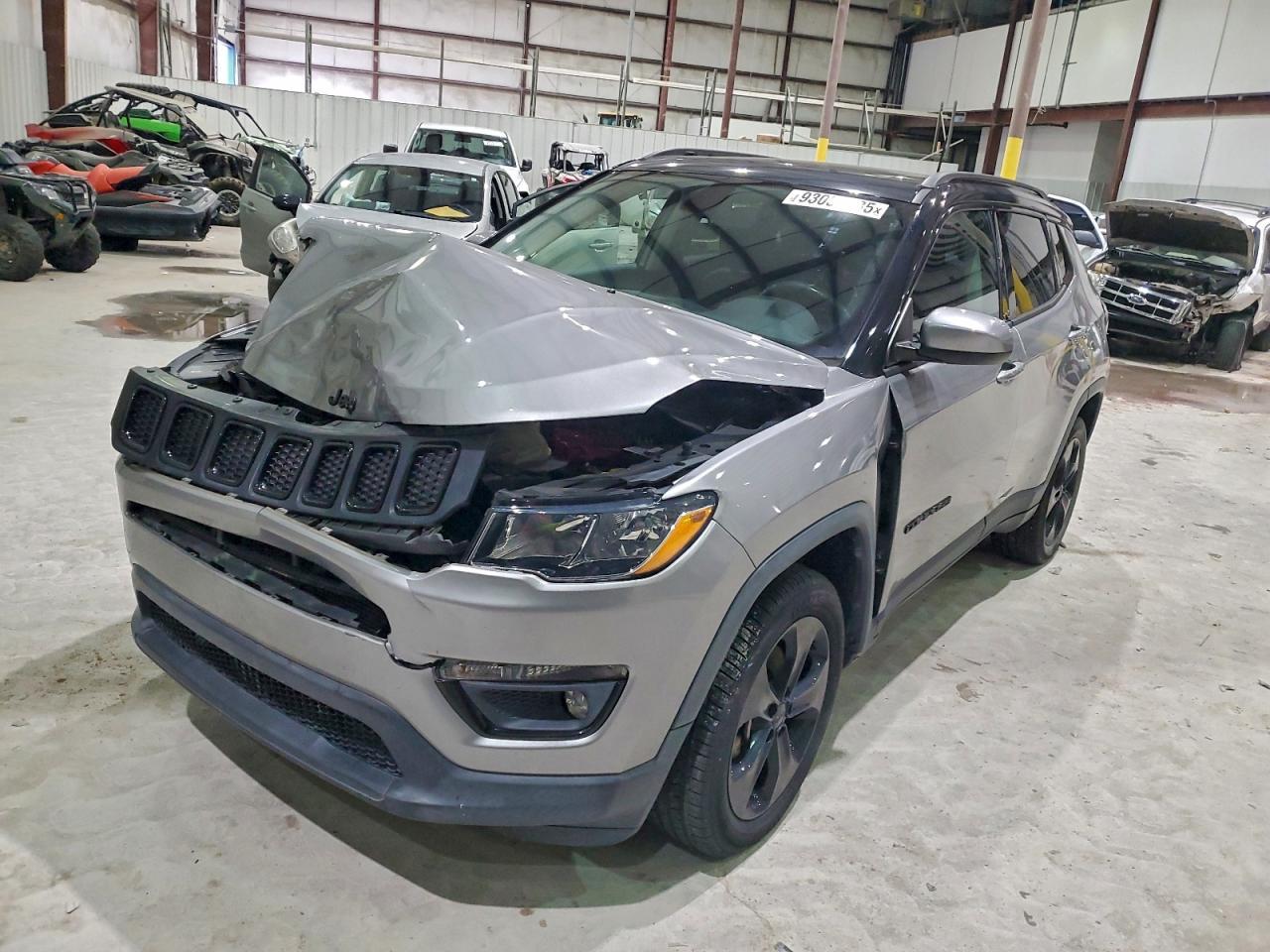 2020 Jeep Compass Latitude - zdjęcie główne