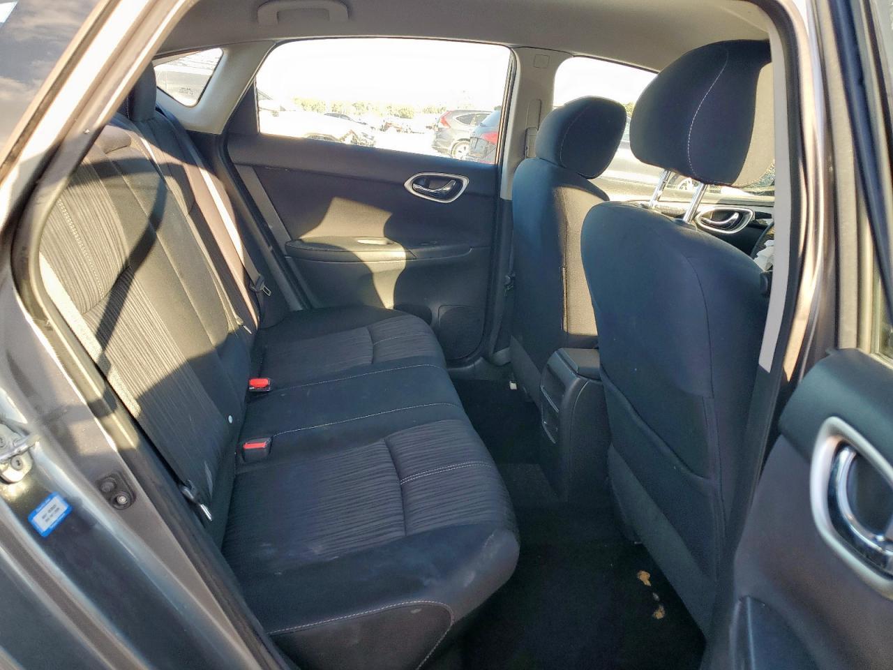 2016 Nissan Sentra S - zdjęcie 10