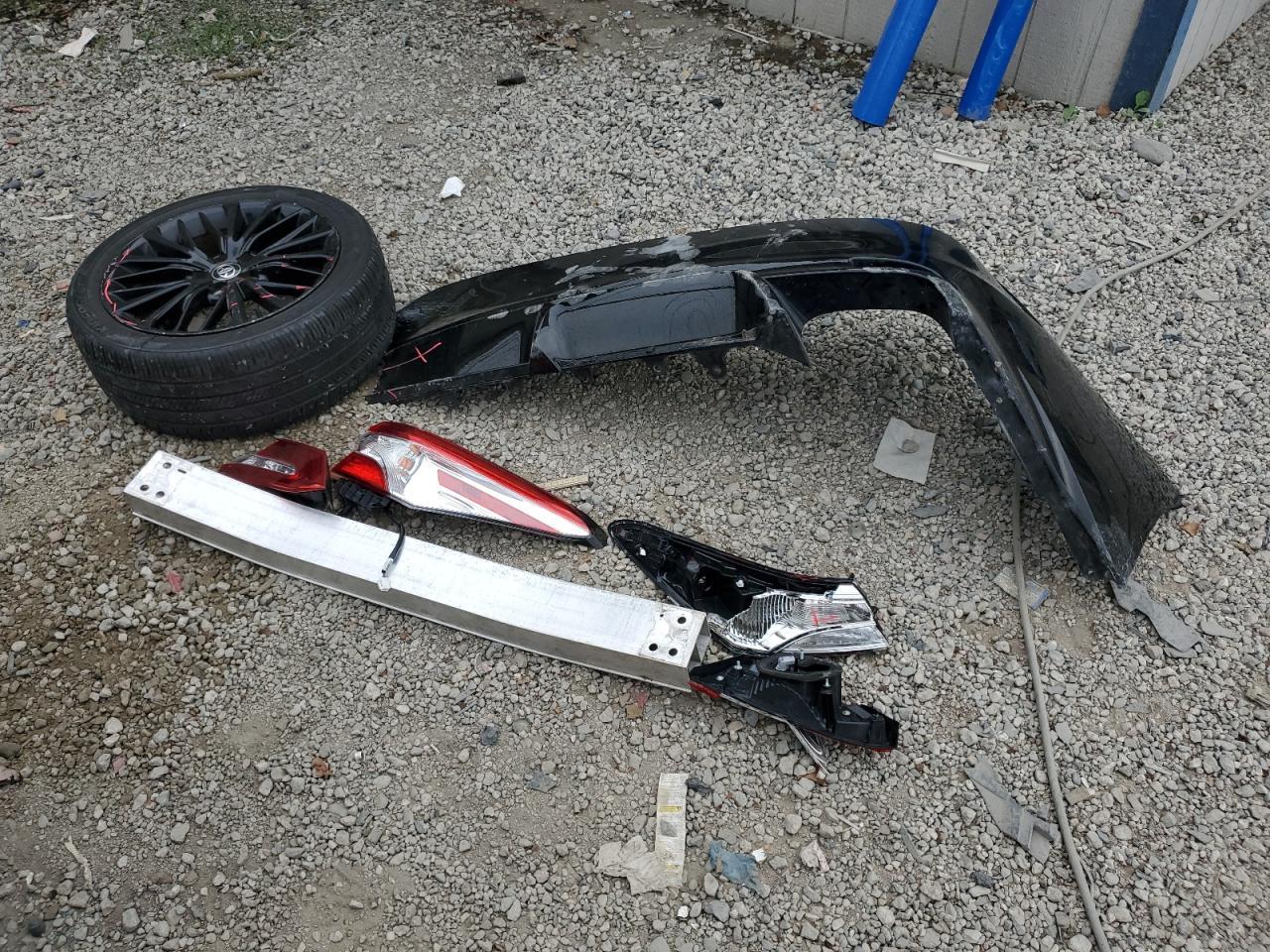 2020 Toyota Camry - zdjęcie 12