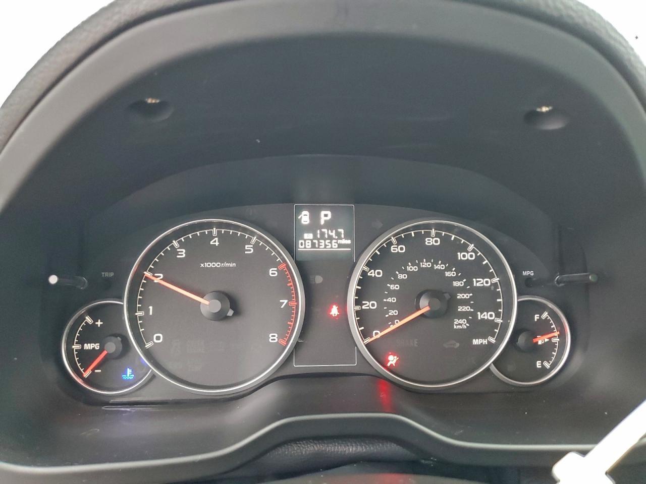 2013 Subaru Legacy - zdjęcie 9