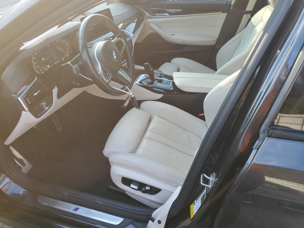 2020 BMW Seria 5 - zdjęcie 7