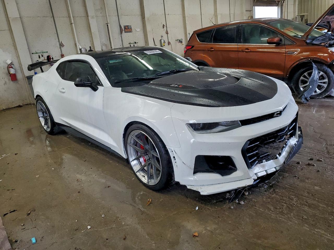 2022 Chevrolet Camaro Zl1 - zdjęcie 4