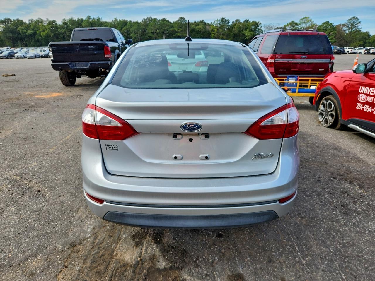 2015 Ford Fiesta S - zdjęcie 6