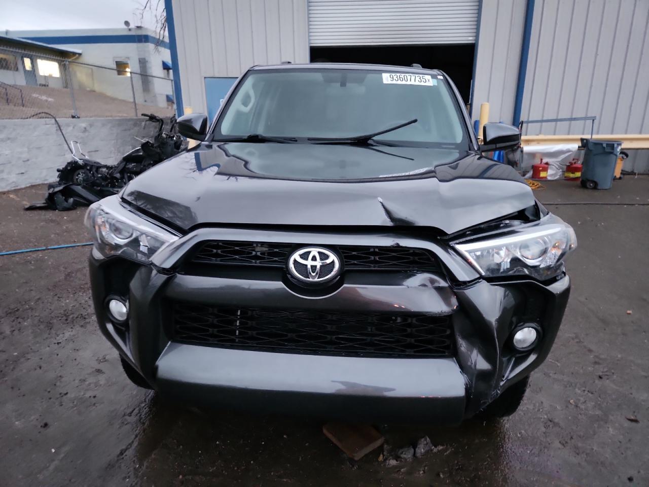 2019 Toyota 4Runner Sr5 - zdjęcie 5