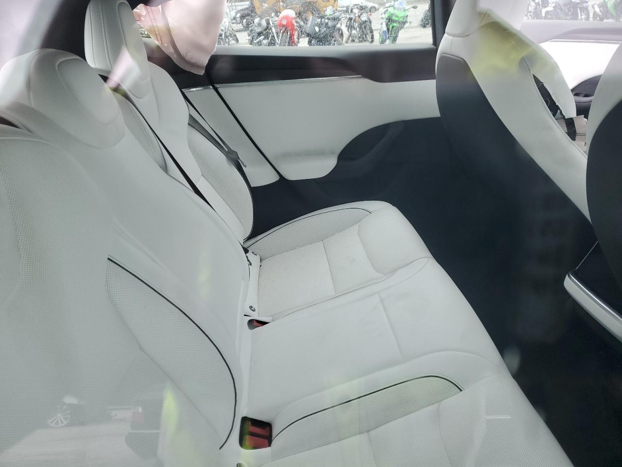 2023 Tesla Model S - zdjęcie 10