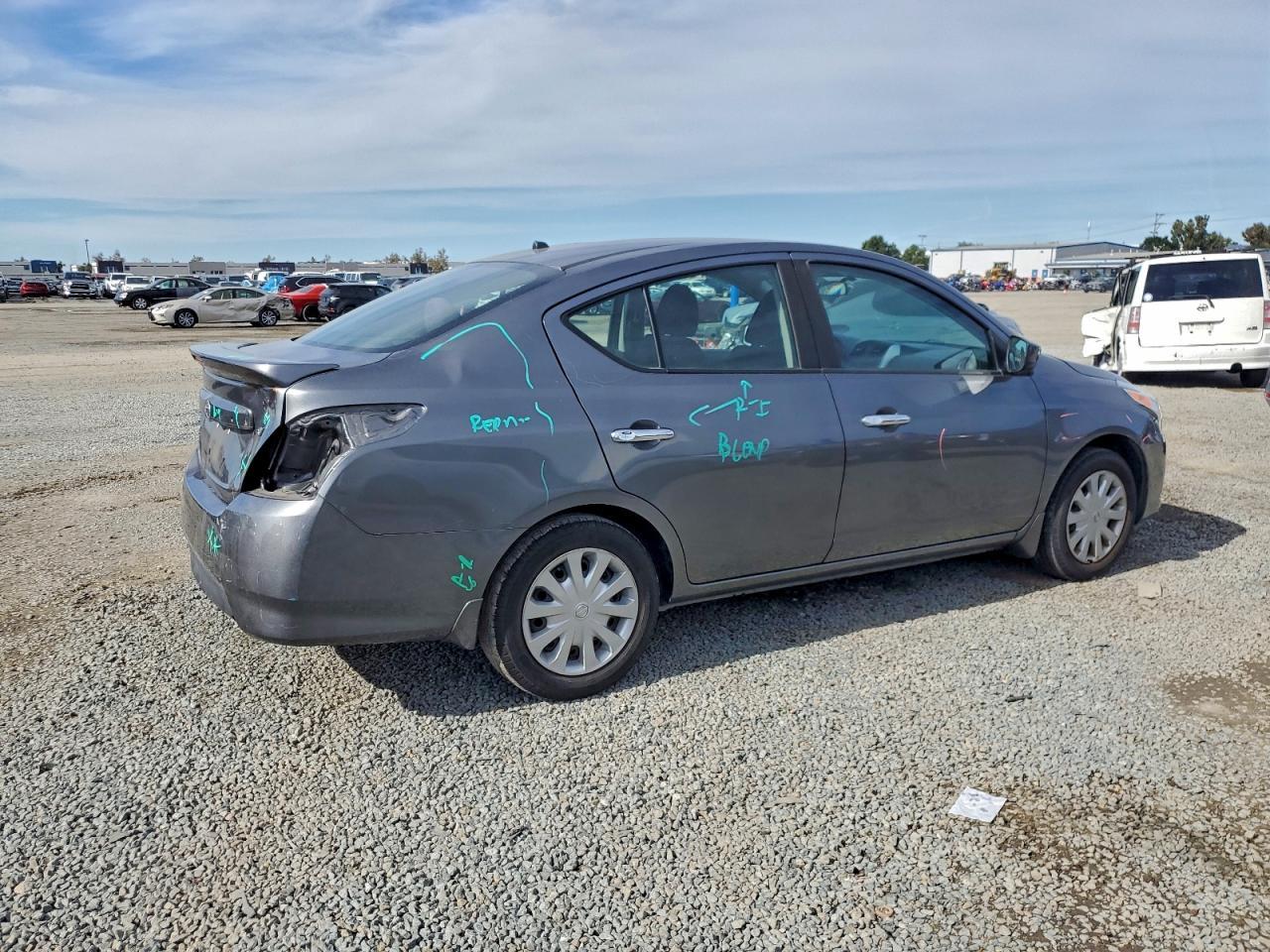 2016 Nissan Versa - zdjęcie 3