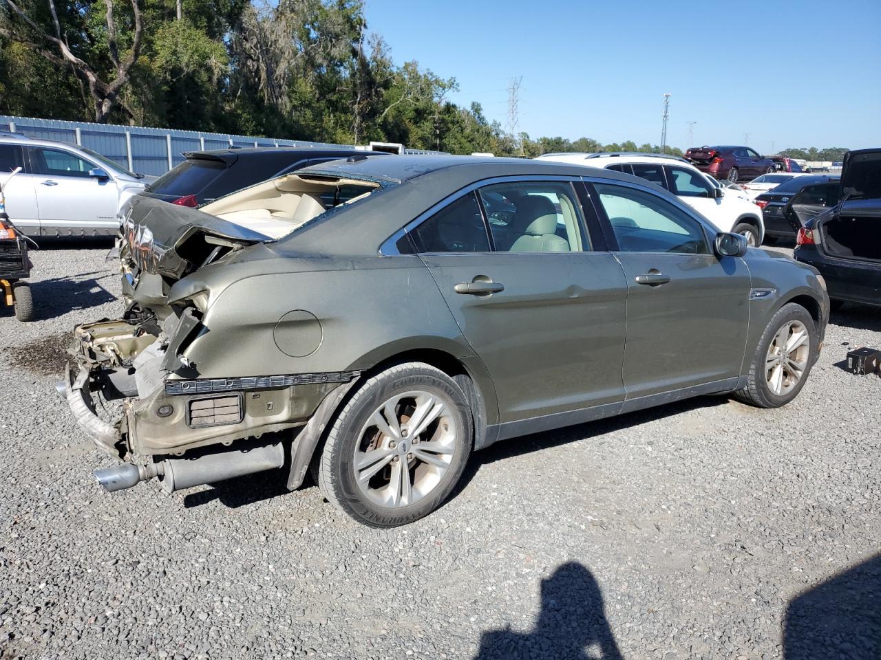 2013 Ford Taurus - zdjęcie 3