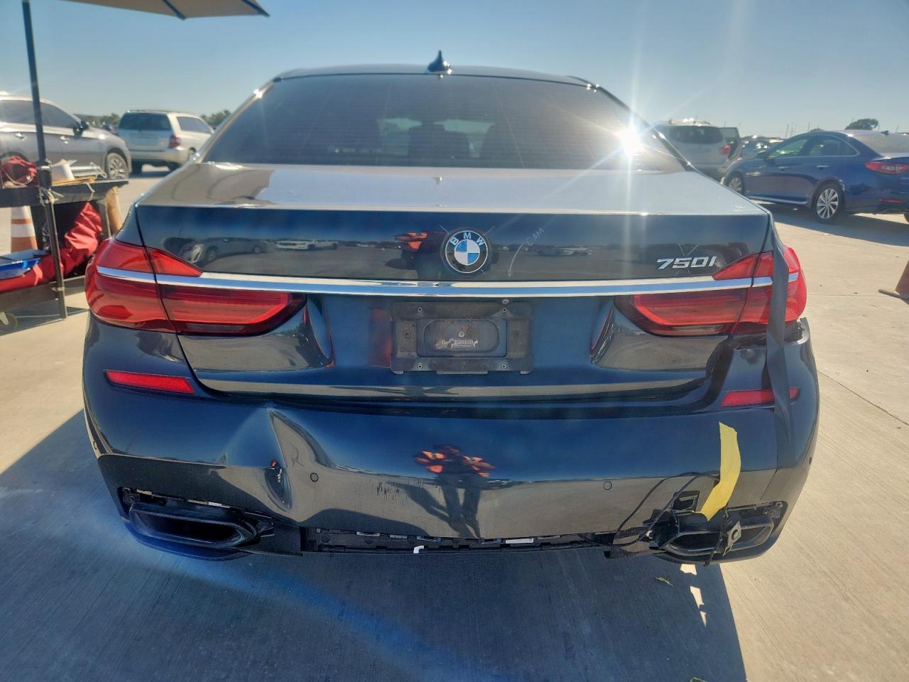 2019 BMW 750 I - zdjęcie 6