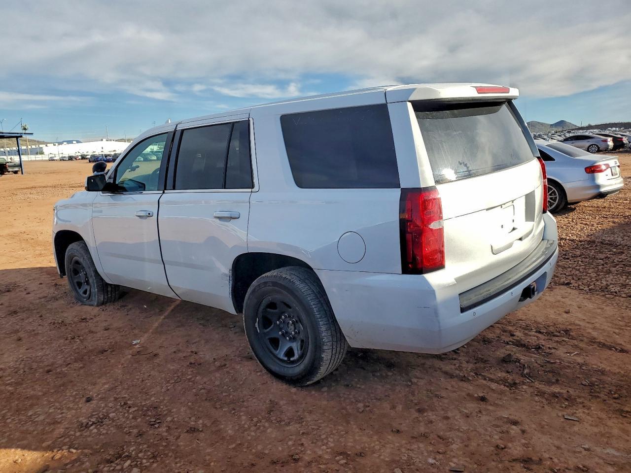 2019 Chevrolet Tahoe - zdjęcie 2