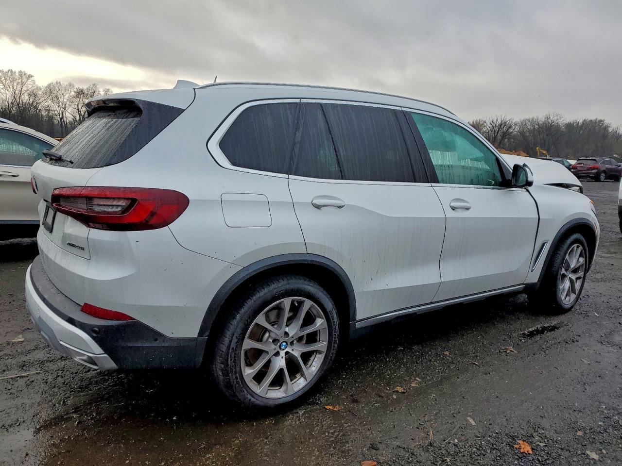 2023 BMW X5 xDrive40I - zdjęcie 3