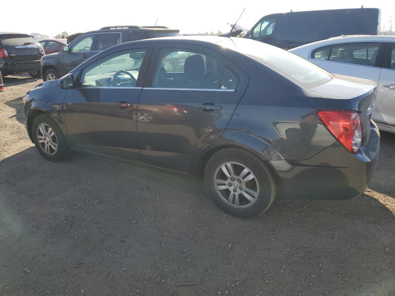 2014 Chevrolet Sonic Lt - zdjęcie 2