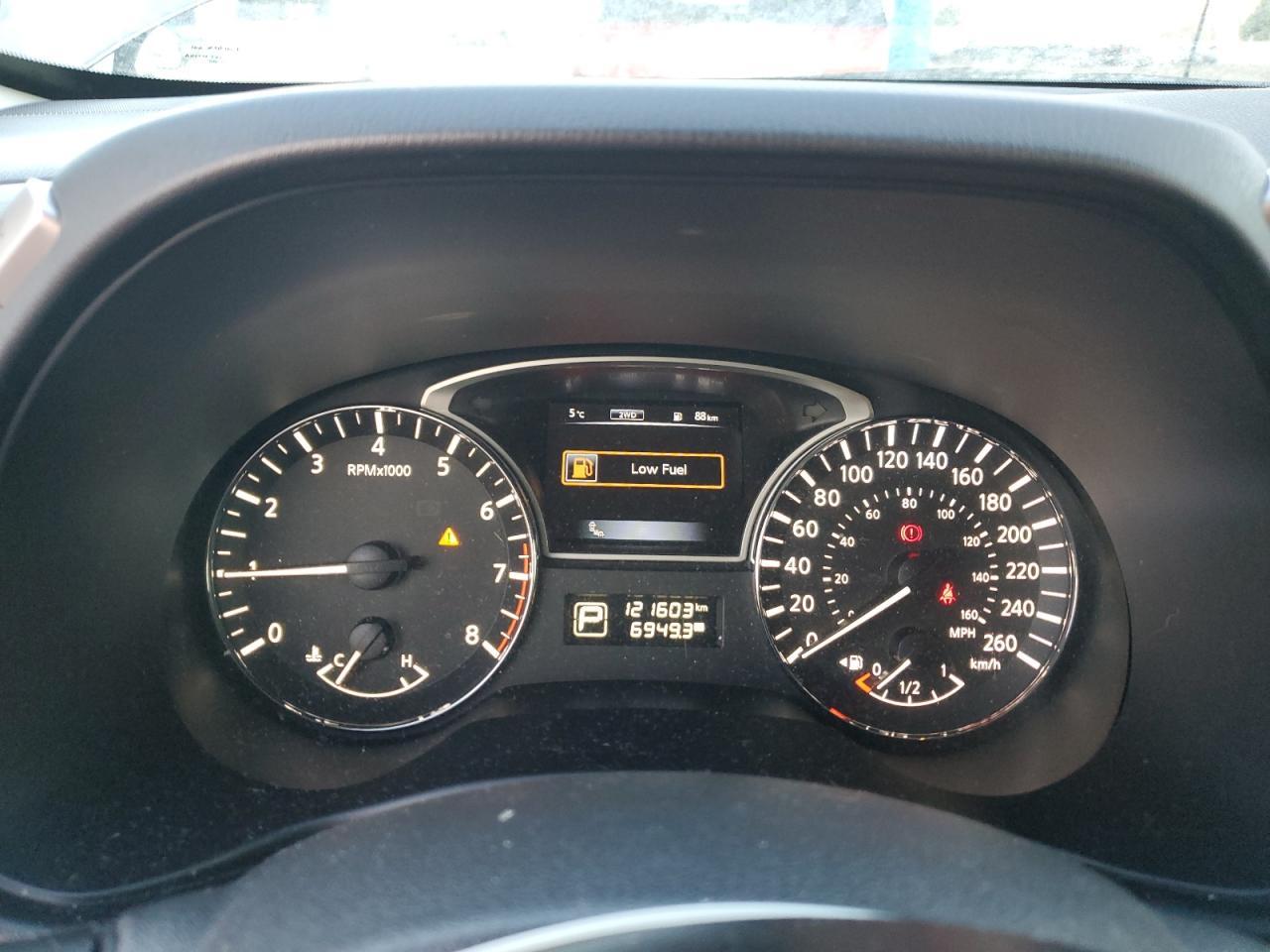 2015 Nissan Pathfinder - zdjęcie 9