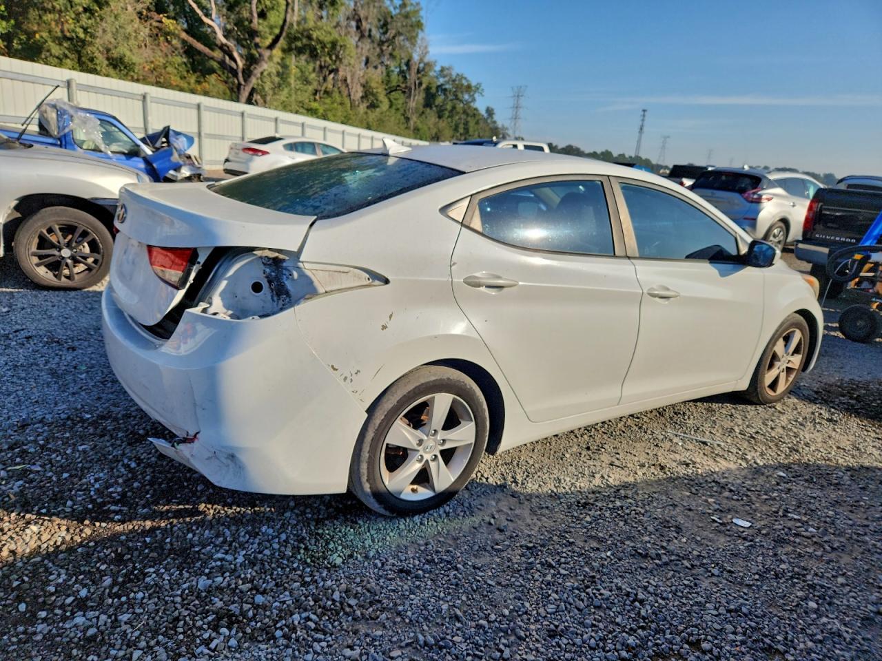 2013 Hyundai Elantra - zdjęcie 3
