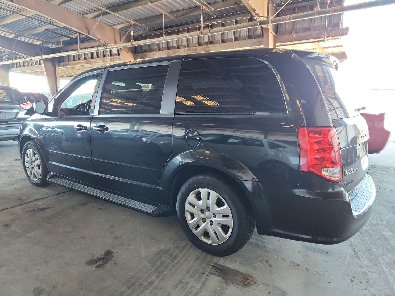 2016 Dodge Grand Caravan Se - zdjęcie 2