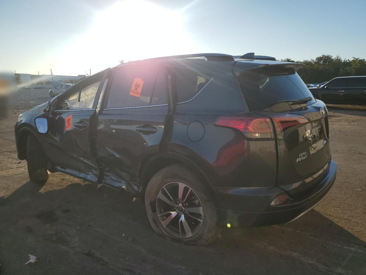2018 Toyota RAV 4 - zdjęcie 2