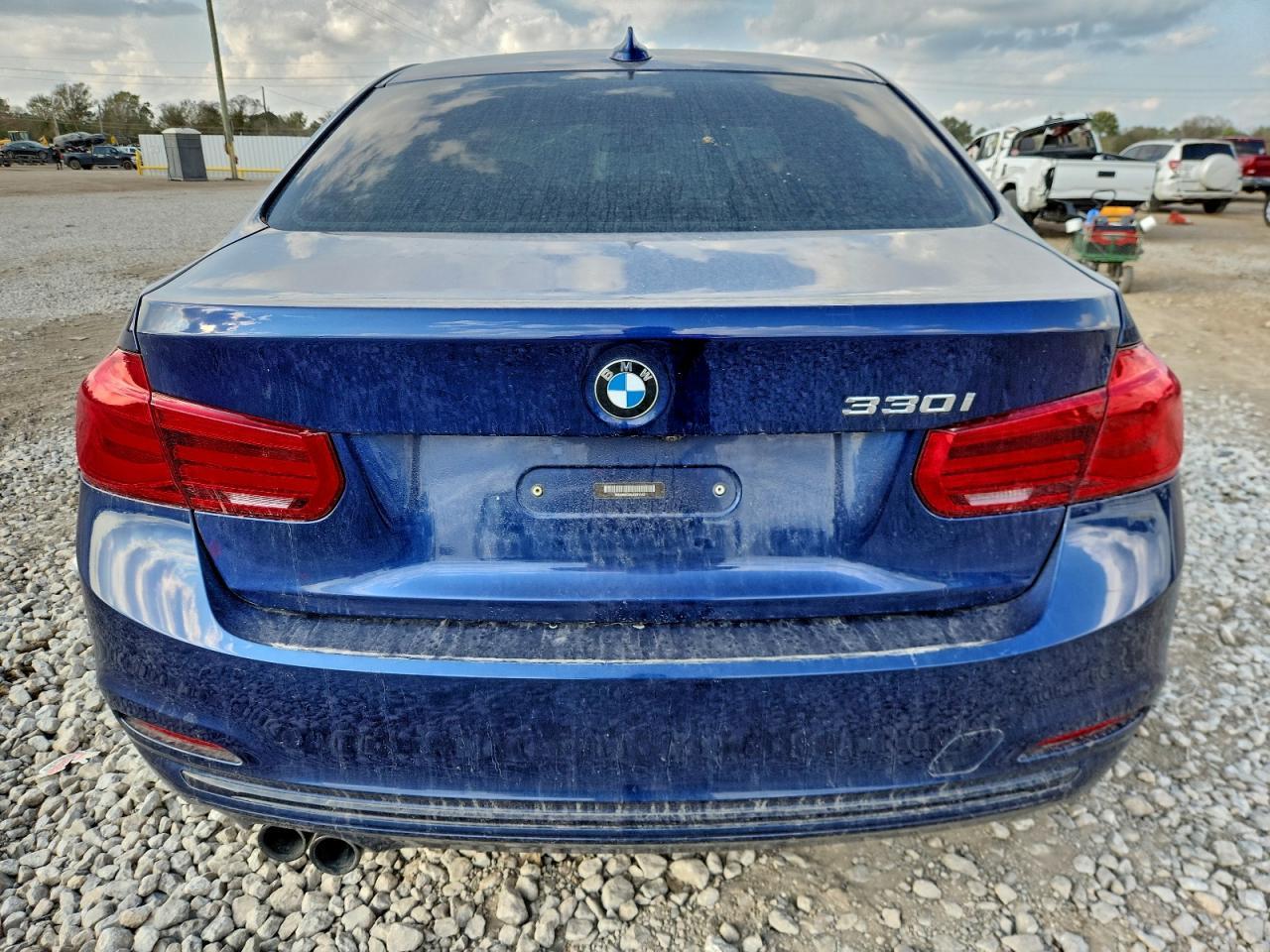 2018 BMW 330 I - zdjęcie 6