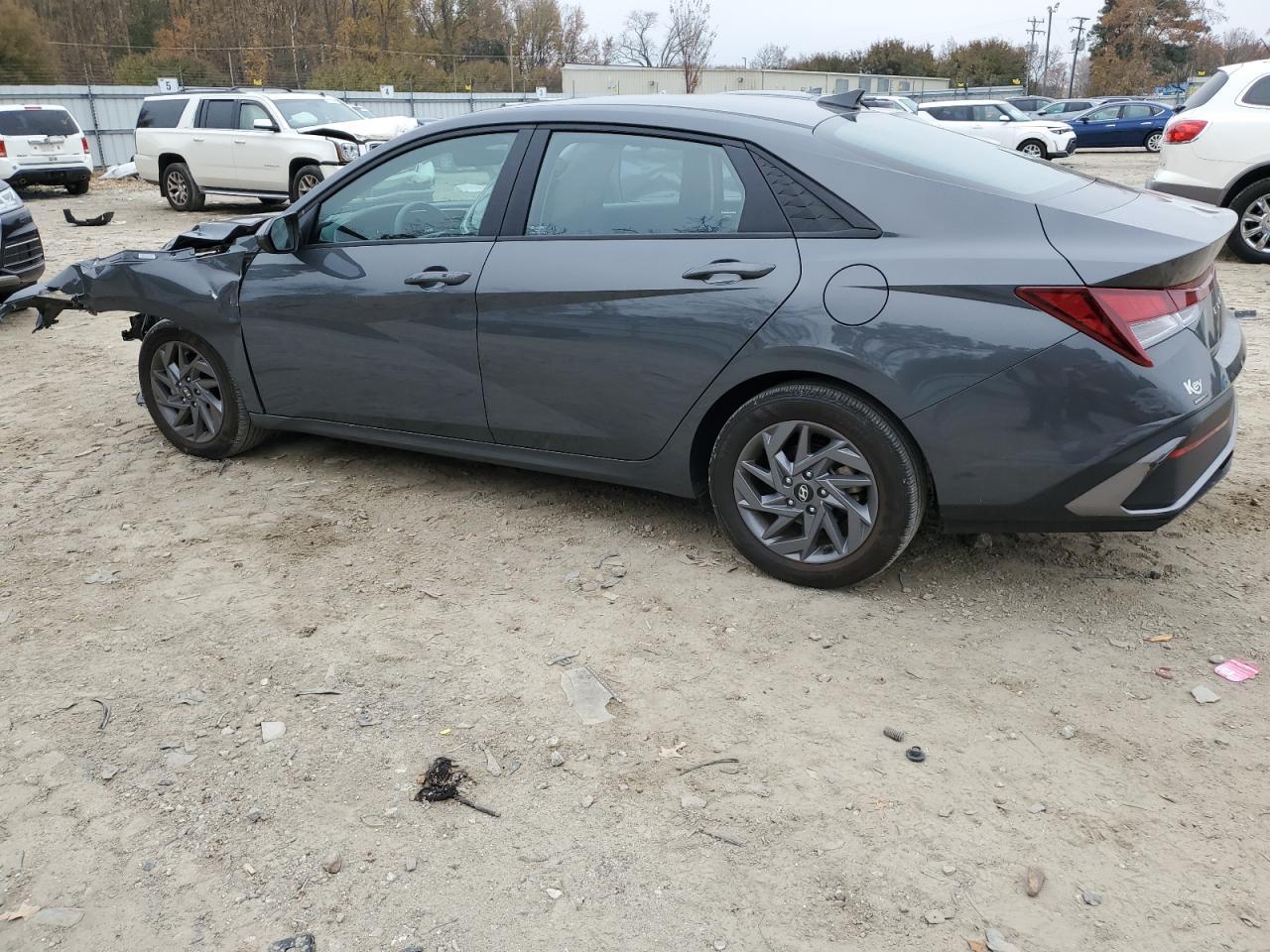 2024 Hyundai Elantra Sel - zdjęcie 2