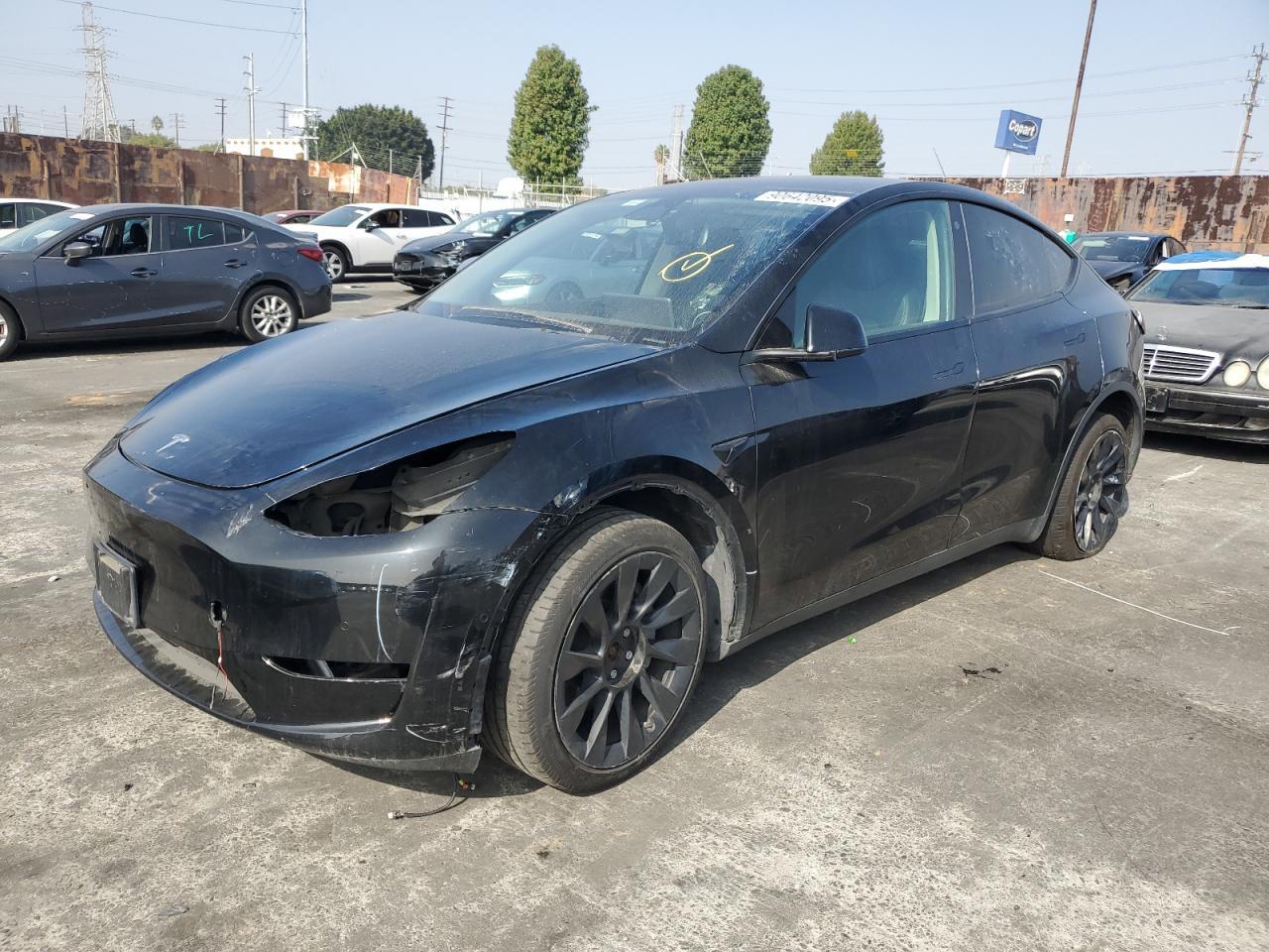 2024 Tesla Y - zdjęcie główne