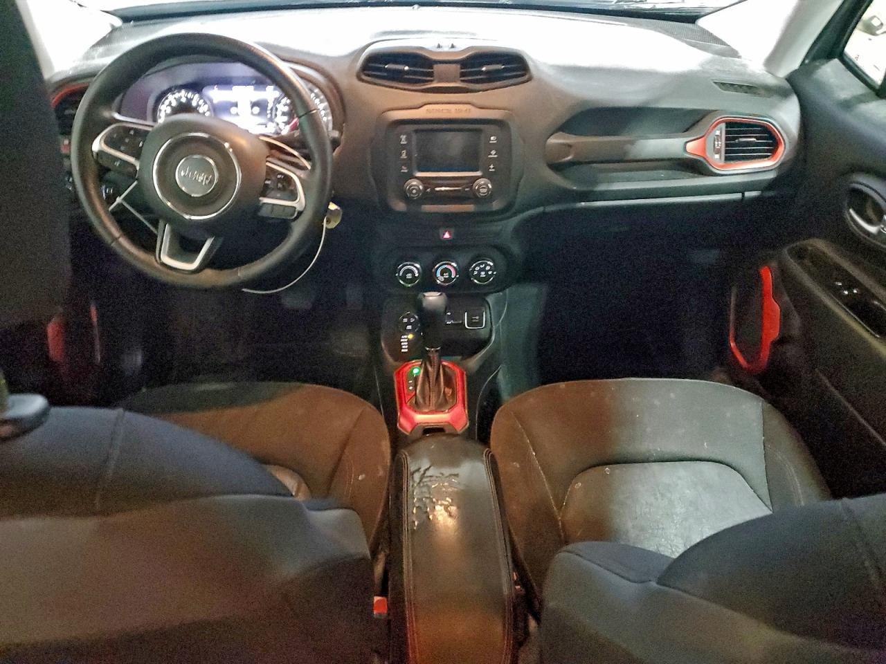 2015 Jeep Renegade Trailhawk - zdjęcie 8