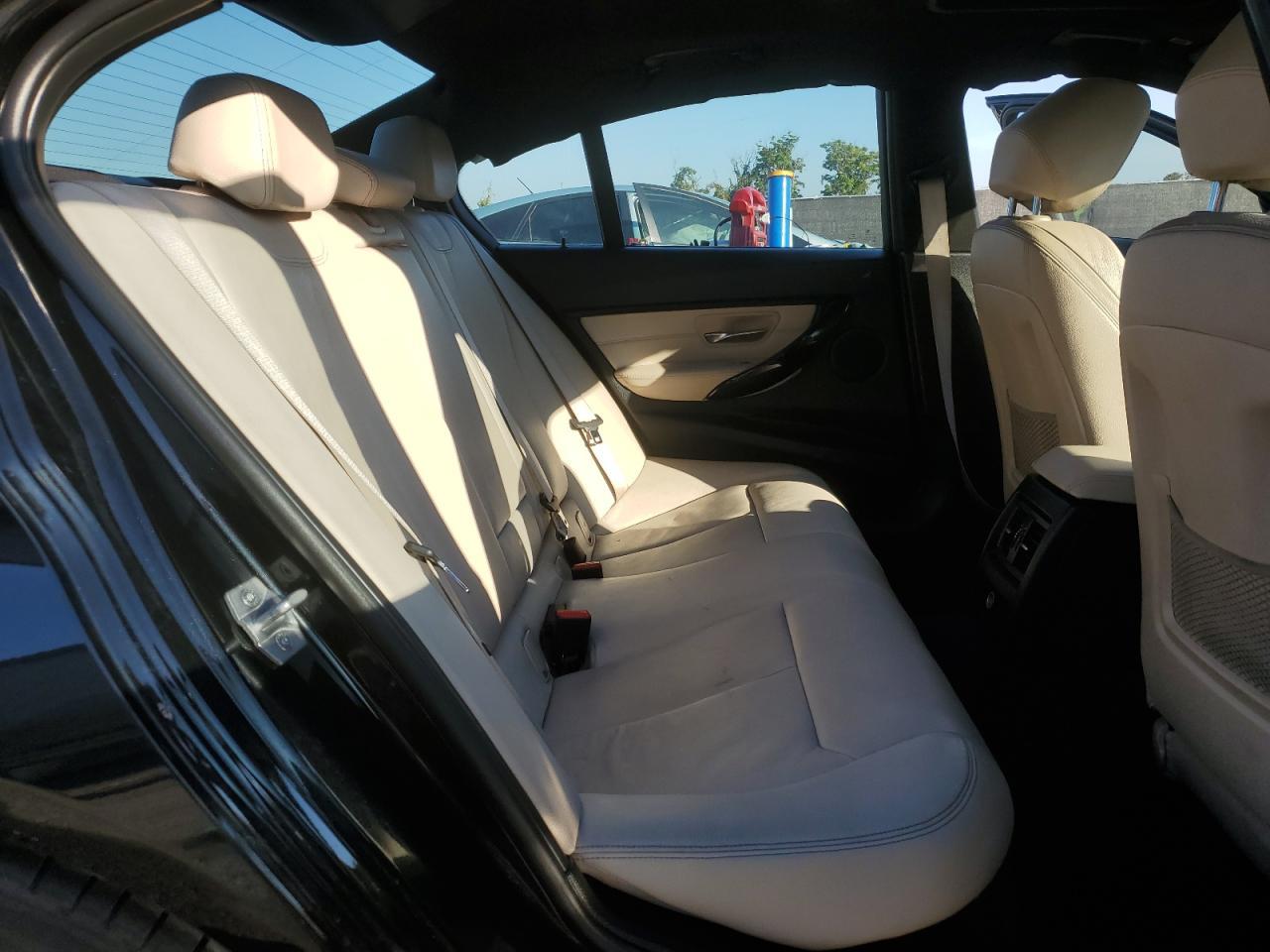 2015 BMW Seria 3 - zdjęcie 10