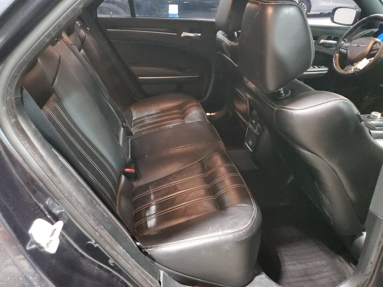 2018 Chrysler 300 S - zdjęcie 10