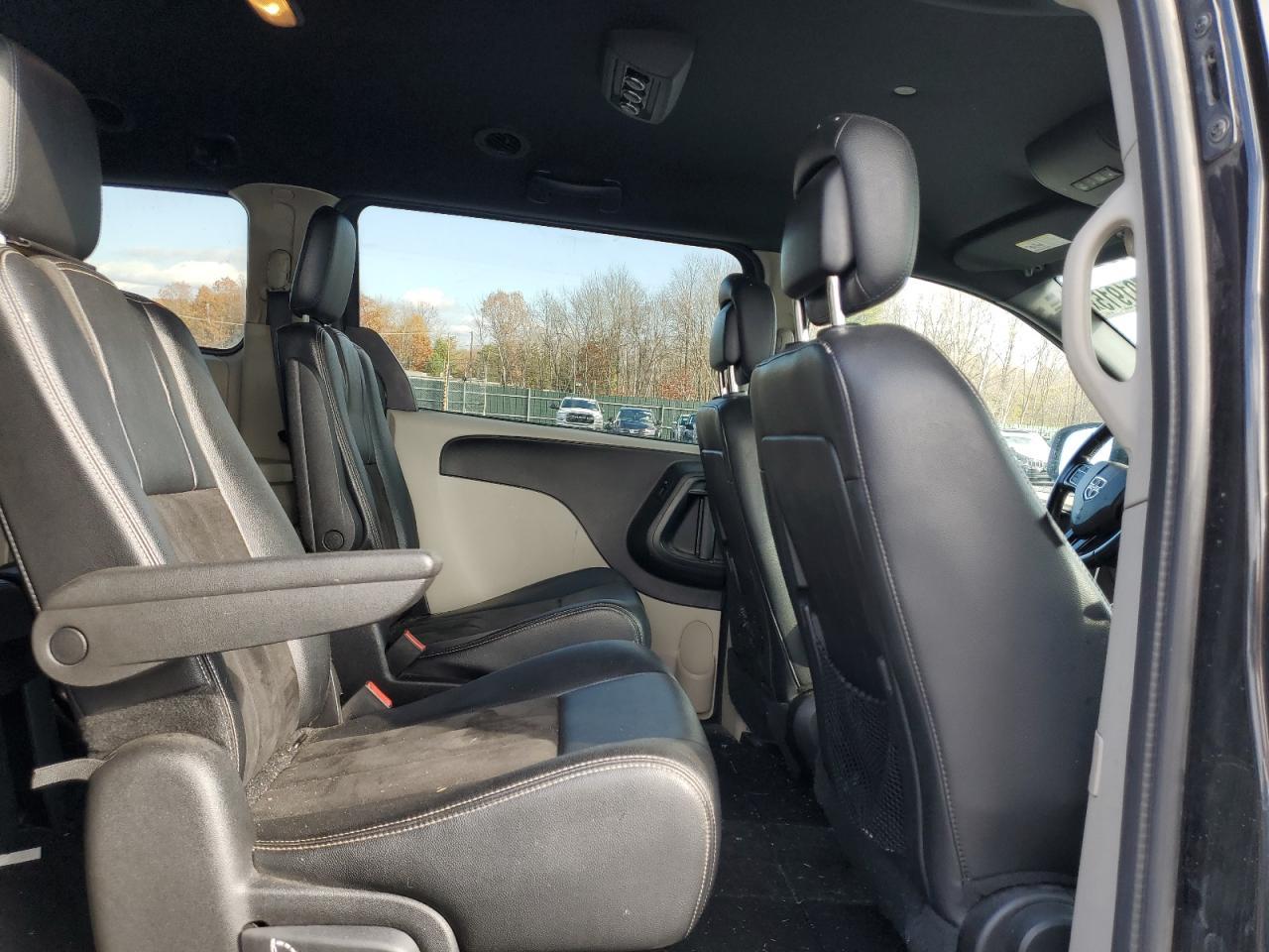 2019 Dodge Caravan - zdjęcie 11