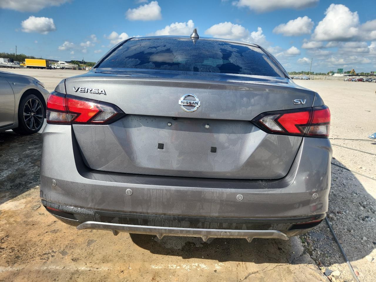 2021 Nissan Versa Sv - zdjęcie 6